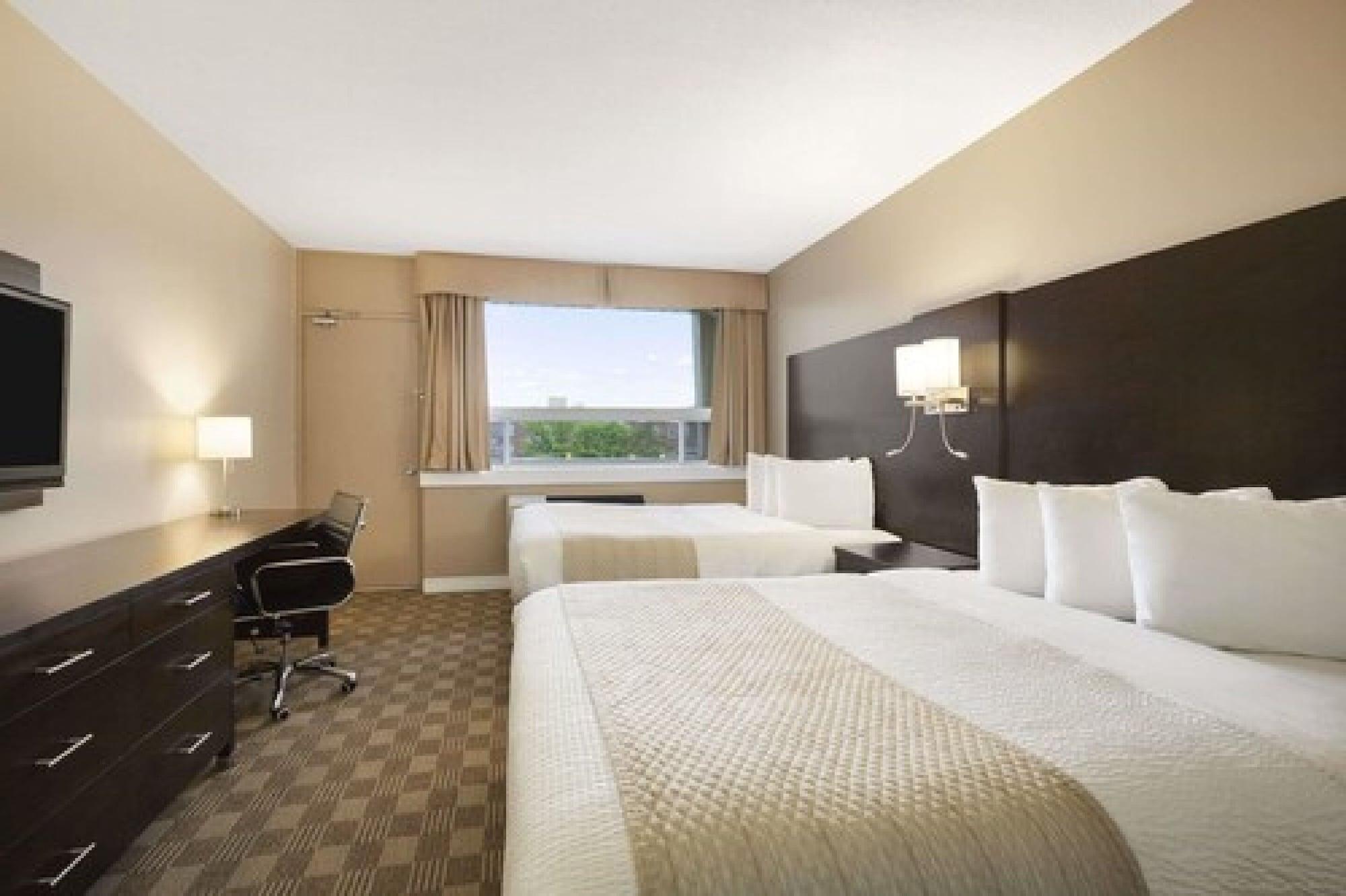 Days Inn & Suites By Wyndham North Bay Downtown Экстерьер фото