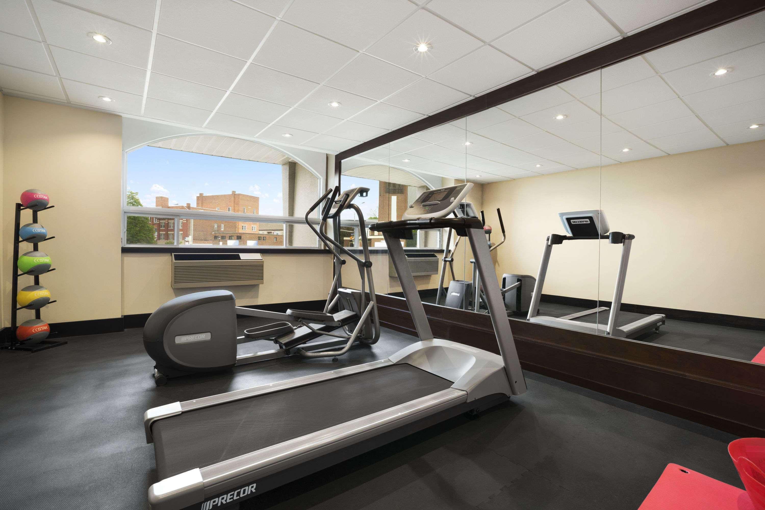 Days Inn & Suites By Wyndham North Bay Downtown Экстерьер фото