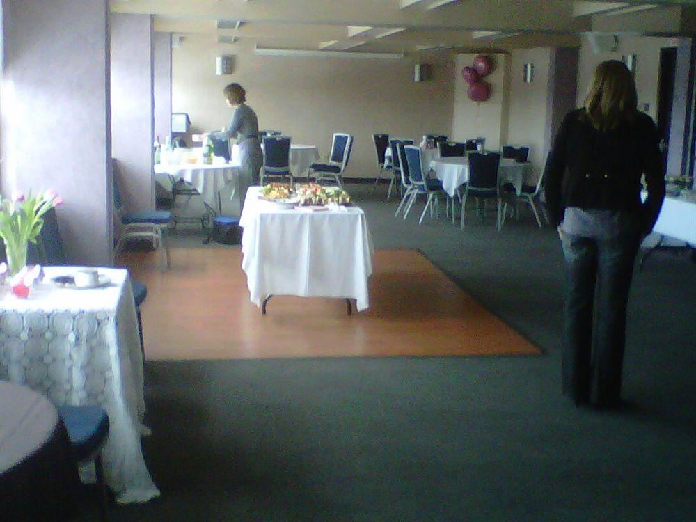 Days Inn & Suites By Wyndham North Bay Downtown Экстерьер фото