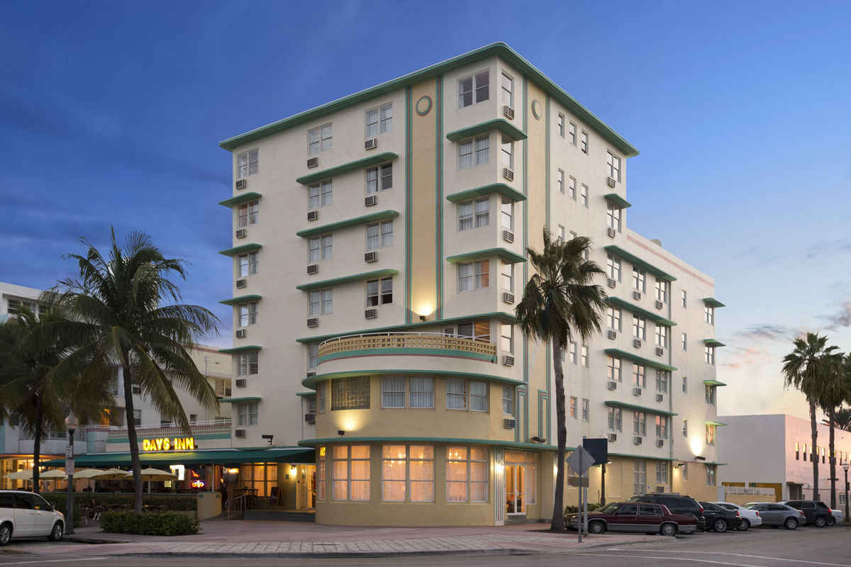 Days Inn & Suites By Wyndham North Bay Downtown Экстерьер фото