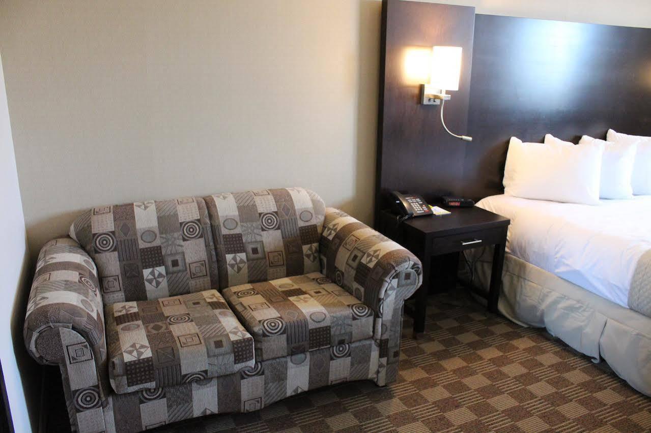 Days Inn & Suites By Wyndham North Bay Downtown Экстерьер фото